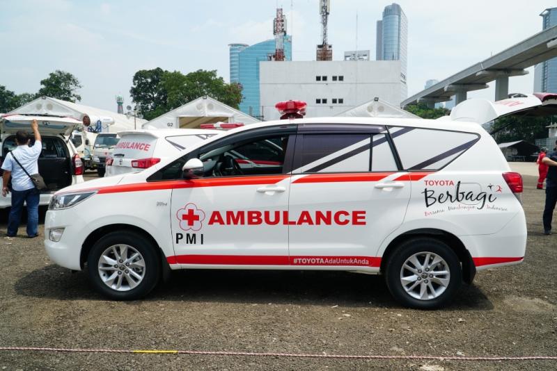 Ilustrasi Ambulan Bantuan Toyota untuk Penanggulangan Covid-19