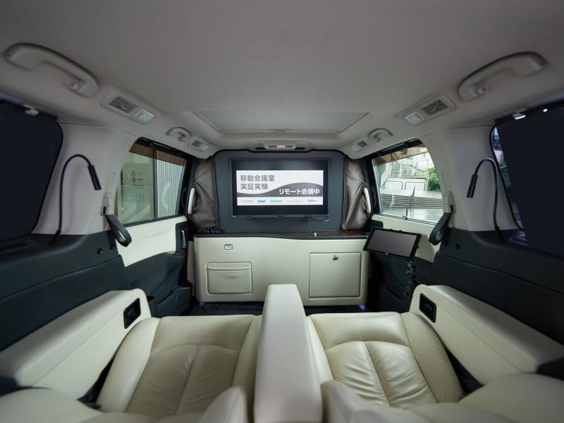 Nissan Elgrand 2017 салон