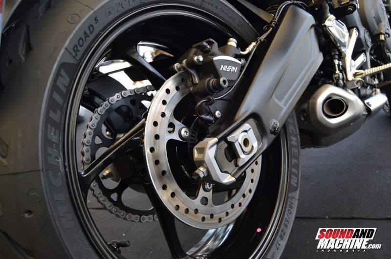 harga triumph trident