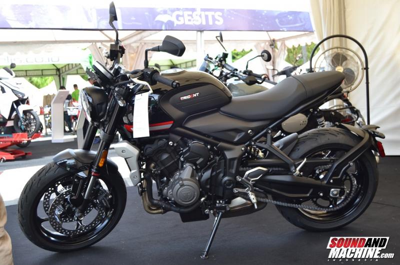Harga triumph trident on sale 660