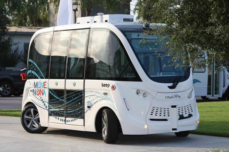 Mobil Listrik Otonom Navya