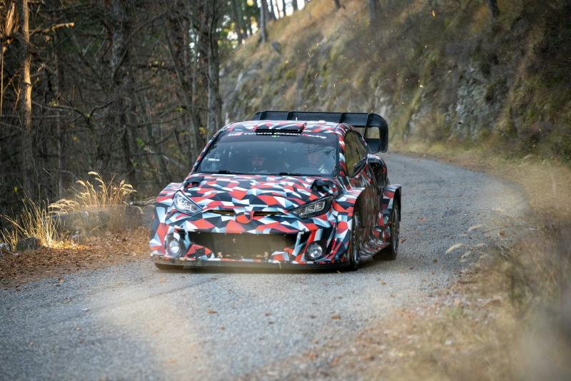 Toyota GR Yaris akan berlaga di ajang World Rally Championship (WRC) 2022 dengan sistem hybrid (sumber: Toyota Gazoo Racing)