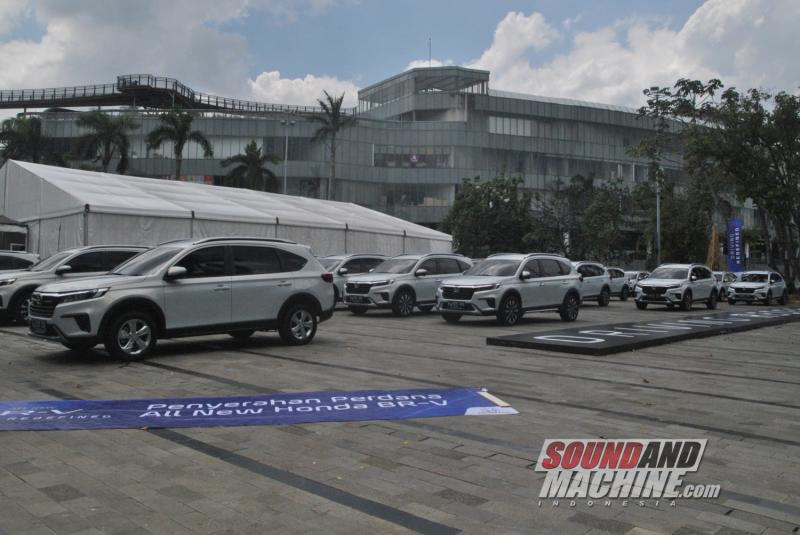 Unit Honda All-New BR-V yang akan serah terima secara serentak di Senayan Park, Jakarta.