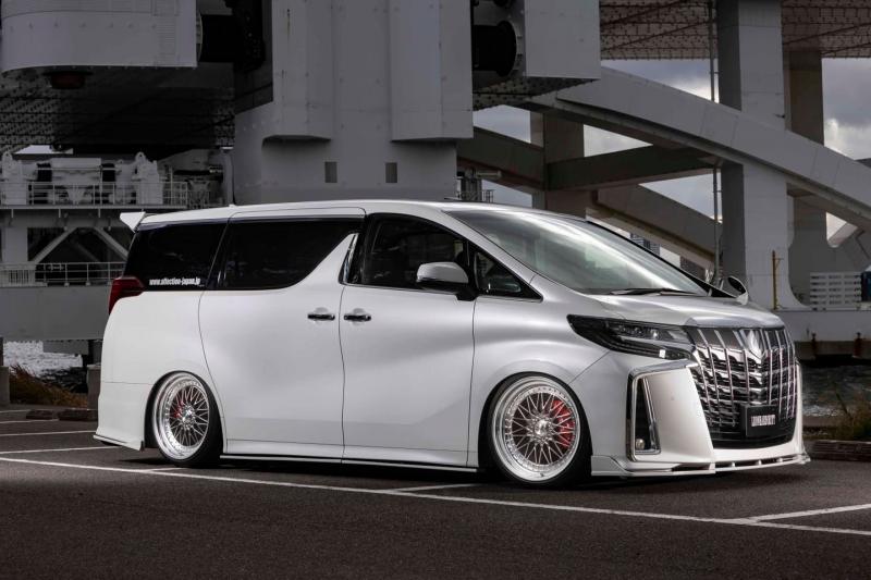 Pelek Leonhardiritt Beifall di Toyota Alphard (sumber: Super Star Co., ltd)