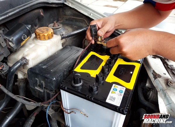 Jangan Asal, Ini Cara Jumper Aki Mobil yang Aman