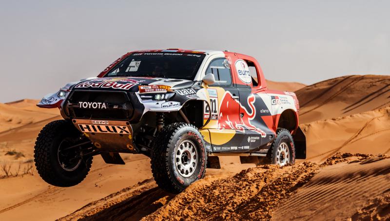 Pakai Hilux baru, Toyota Gazoo Racing juara reli Dakar 2022 oleh pereli Nasser Al-Athiyah dan Mathieu Bamuel (sumber: Toyota Gazoo Racing)