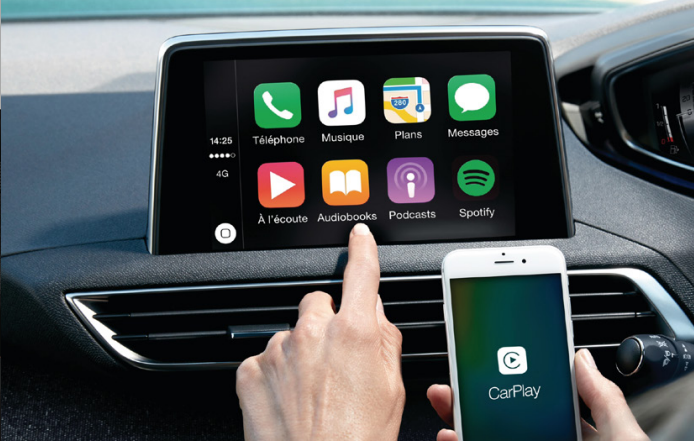 Ilustrasi Head Unit dengan Teknologi Apple CarPlay