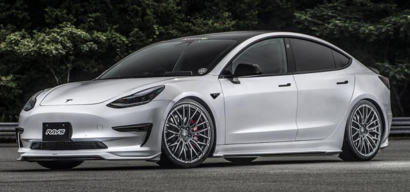 Rays Homura 2x10BD Sport Edition di Tesla Model 3 (sumber: Rays)