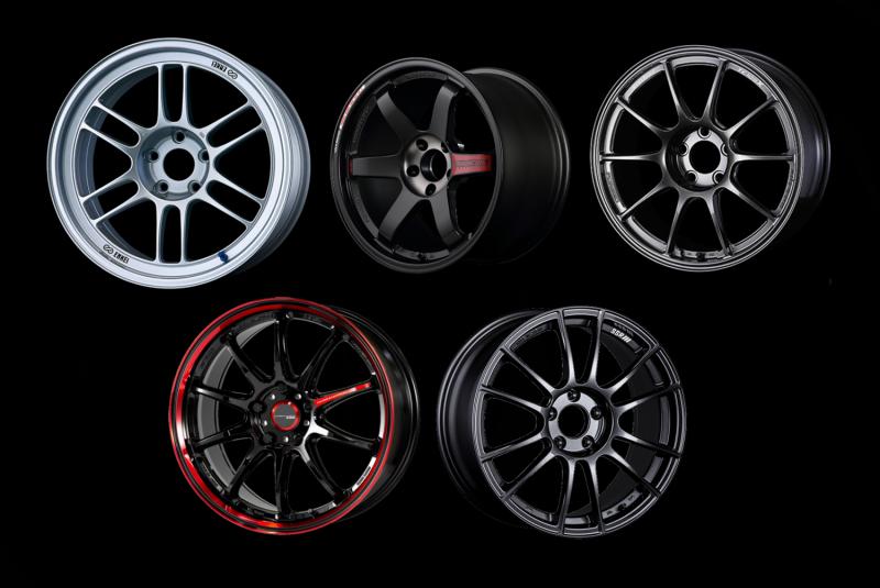 Pelek dari berbagai produsen aftermarket Jepang. Dari kiri ke kanan, Enkei, Rays Wheels, Weds, Work Wheels, dan SSR Wheels