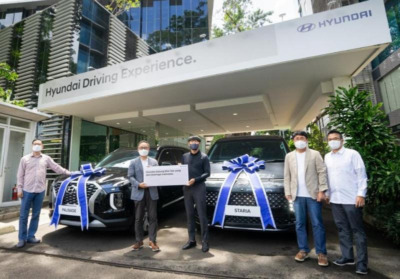Shin Tae-yong, pelatih Tim Nasional (timnas) sepak bola Indonesia baru saja dihadiahi dua mobil mewah Hyundai terbaru.