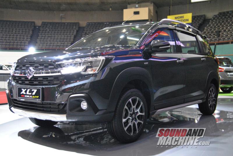 Suzuki XL7 full-accessories di pameran Gaikindo Jakarta Auto Week 2022