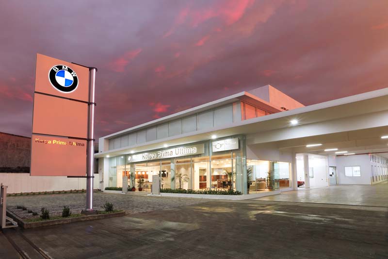 Fasilitas perbaikan dan pengecatan BMW Ultima (sumber: BMW Indonesia)