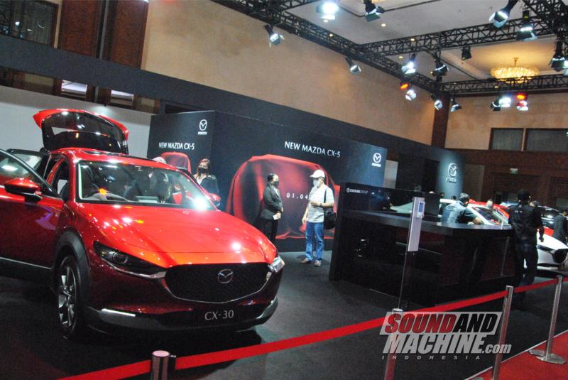 Booth Mazda di Jakarta Auto Week 2022. (foto: anto)