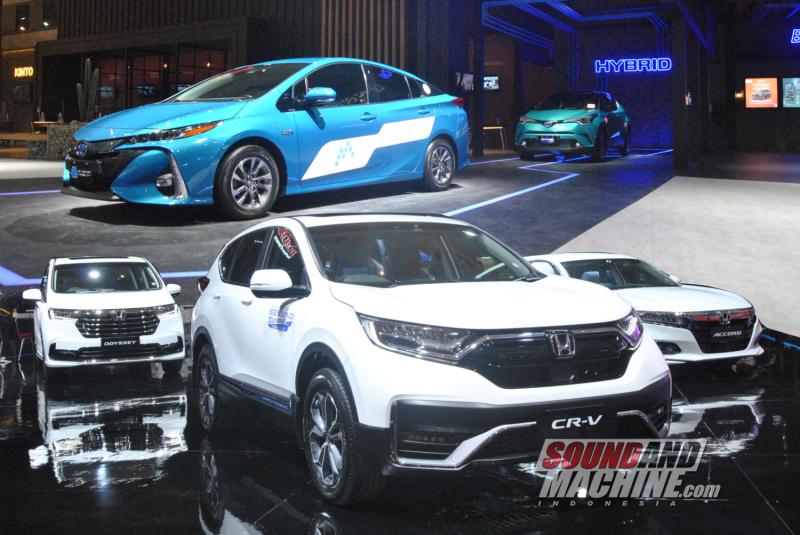 Toyota dan Honda di Indonesia International Motor Show (IIMS) 2021