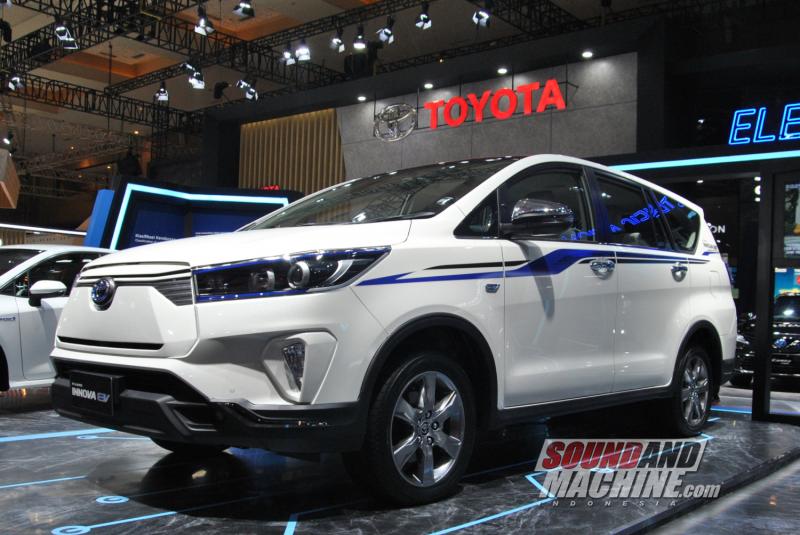 Toyota Kijang Innova EV concept di pameran Indonesia International Motor Show (IIMS) Hybrid 2022