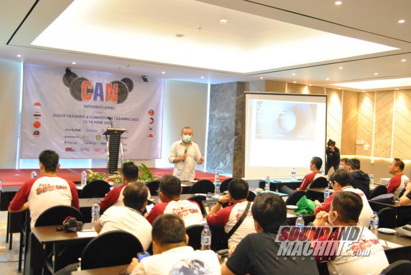 Hari kedua training Car Audio Network (CAN) International