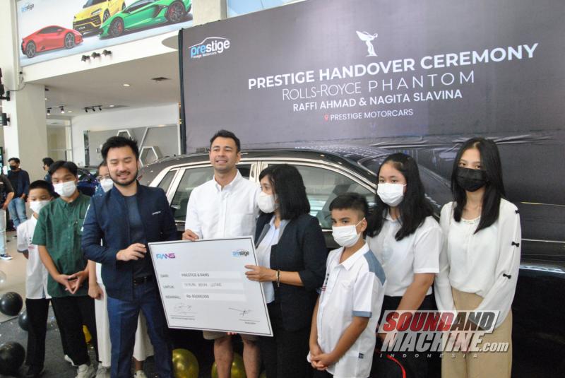 Raffi Ahmad beli Rolls-Royce Phantom, Prestige Image Motorcars donasikan sebagian hasil penjualannya ke yayasan anak yatim piatu.