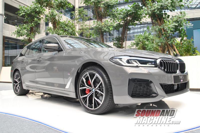 BMW Indonesia luncurkan facelift untuk varian station wagon 5-Series M Sport.