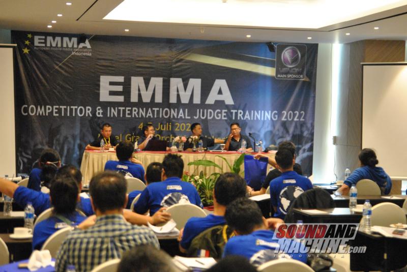 Suasana training juri yang diadakan oleh asosiasi kontes audio EMMA 2022.