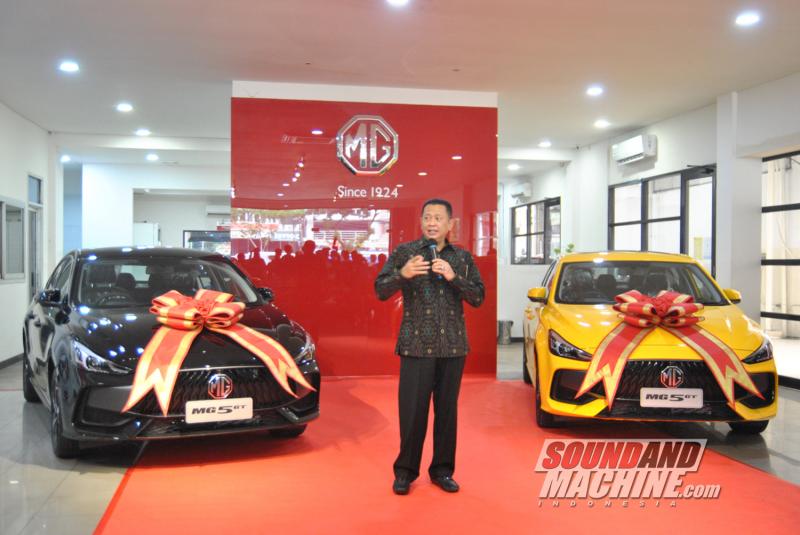 Ketua MPR-RI Bambang Soesatyo (Bamsoet) memberikan kata sambutan dalam serah terima 2 unit MG 5 GT.