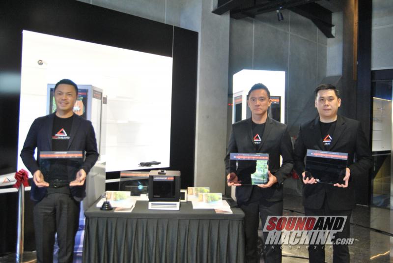 Peluncuran produk kaca film Motoshield Pro oleh importir mobil built-up TDA Luxury Toys.