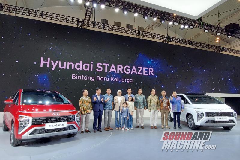 Hyundai Motor Indonesia jagokan low-MPV Stargazer di pameran Gaikindo Indonesia International Auto Show (GIIAS) 2022 bersama selebriti Ananda Omesh.