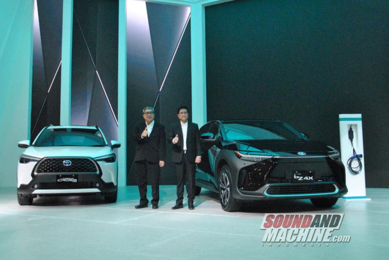 Toyota hadirkan ragam elektfikasi di GIIAS 2022, yang terdiri dari hybrid electric vehicle, plug-in hybrid electric vehicle, dan battery electric vehicle.