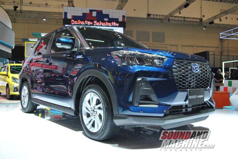 Daihatsu hadirkan Rocky bermesin hybrid di pameran Gaikindo Indonesia International Auto Show (GIIAS) 2022 untuk menunjukkan komitmennya terhadap elektrifikasi.