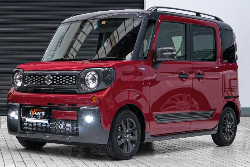 Kei-car Suzuki Spacia Gear yang dihadirkan oleh importir umum Ivan`s Motor. (sumber: Ivan`s Motor)