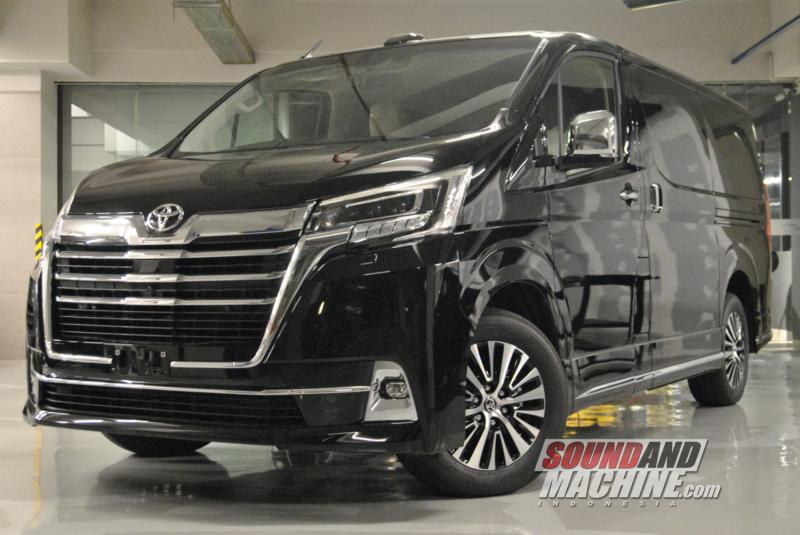 Toyota Granace dari importir umum Glamour Auto Boutique.