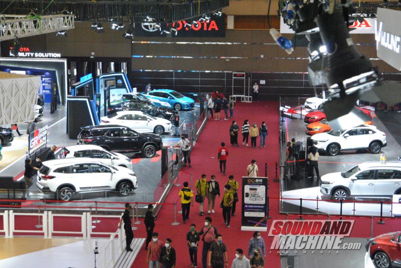 Pameran Indonesia International Motor Show yang diadakan pada tahun 2022.