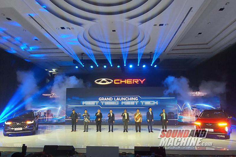 Chery Motor Indonesia luncurkan SUV Tiggo 7 Pro (kanan) dan Tiggo 8 Pro (kiri) yang menyasar segmen premium.