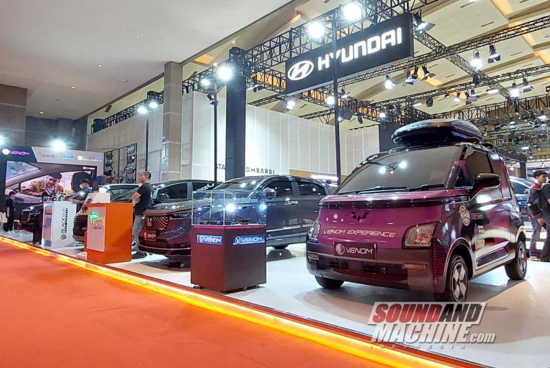 Booth kecil PAHAMI di hall APM dalam perhelatan Indonesia International Motor Show (IIMS) 2023.