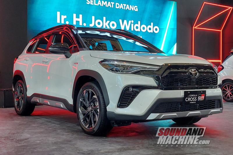 Toyota Corolla Cross Hybrid GR Sport di Indonesia International Motor Show (IIMS) 2023.