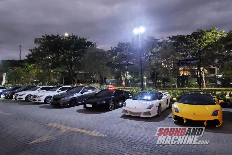 Bersama importir umum TDA Luxury Toys, Komunitas DayNightCrew mengadakan Bukberun, run dan buka puasa bersama di lokasi end point.