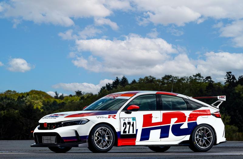 Honda Civic Type R yang digunakan di ajang balap endurance 24 Jam dengan bahan bakar netral karbon. (sumber: Honda)