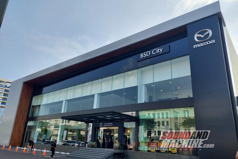 Dealer Mazda BSD City yang baru diresmikan oleh PT. Eurokars Motor Indonesia selaku agen pemegang merek.