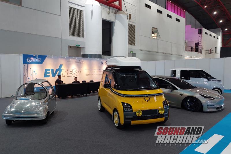 Mobil listrik modifikasi di Periklindo Electric Vehicle Show (PEVS) 2023.