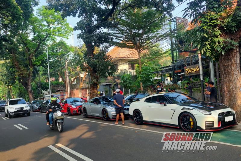 Koleksi semua warna Nissan GT-R Nismo yang dipamerkan oleh importir Glamour Auto Boutique di restoran Brizola.