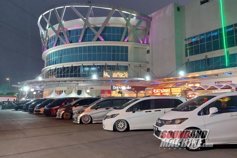 Kontes modifikasi yang diadakan oleh komunitas Honda Freed Owners Indonesia East Jakarta (HEJ) di Mall Cipinang Indah, Jakarta.