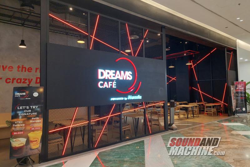 Dreams Cafe besutan PT. Honda Prospect Motor di Senayan Park yang akan ditutup tahun ini.
