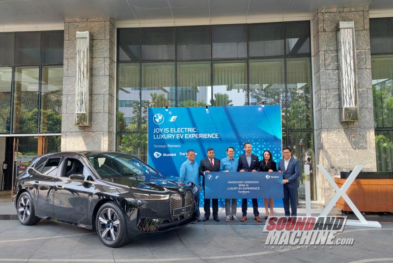 Peluncuran EV experience oleh BMW Indonesia dan Blue Bird sebagai luxury shuttle service untuk tamu hotel The Westin, Jakarta.