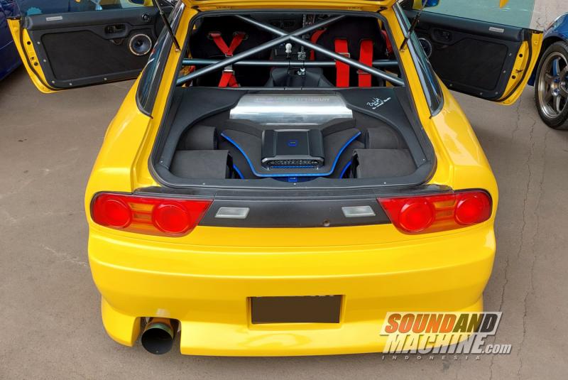 Audio full-Alpine di Nissan 180SX milik Lucky Reza dari hasil kolaborasi antara Alpine dengan Stancelab.