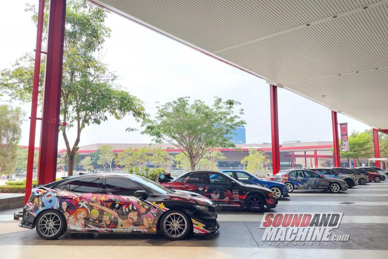 Deretan mobil itasha di event pop culture Battle of the Toys 2023 di QBig, BSD, Tangerang.