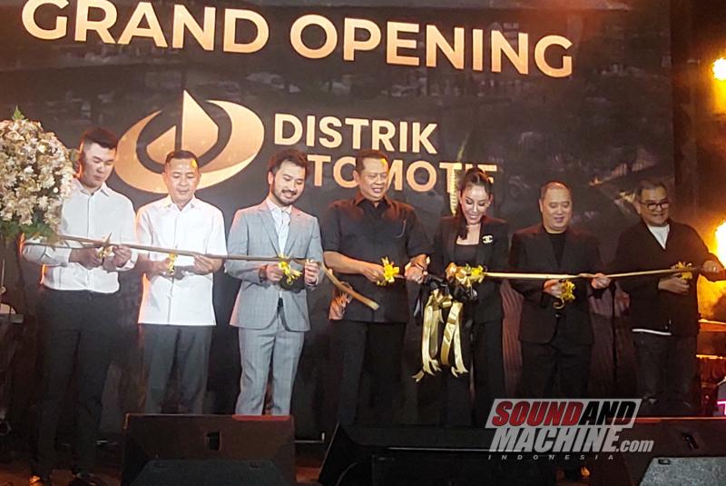 Distrik Otomotif PIK di daerah Pantai Indah Kapuk (PIK) 2 yang telah resmi dibuka.