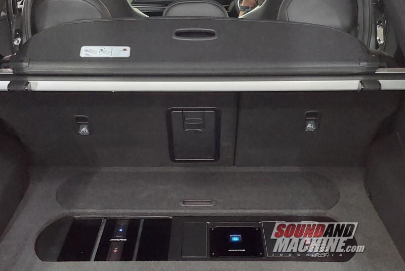 Digital Sound Processor (DSP) dan power amplifier Alpine Status di Kia EV6 garapan Cartens Autosound.