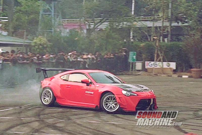 Keiichi Tsuchiya dalam acara Indonesia Modification and Lifestyle Expo (IMX) 2023.