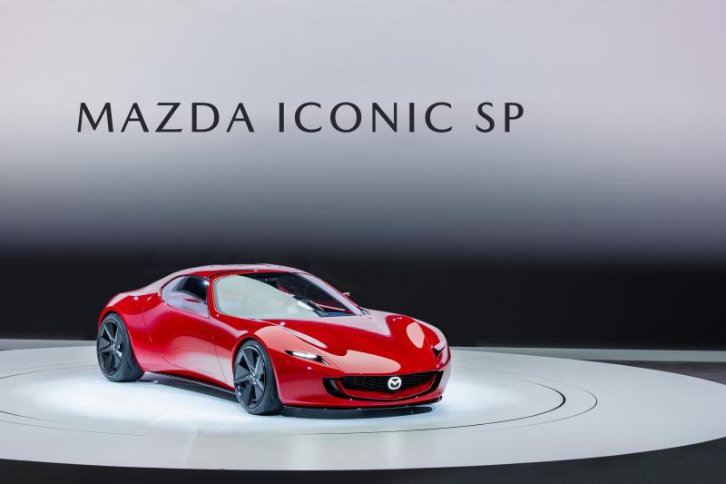 Sportscar konsep Mazda Iconic SP yang dikonsepkan memiliki rotary engine. (sumber: Mazda)