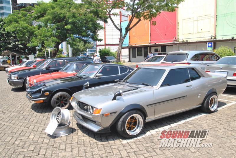 Suasana meet-up Sunday Wheels Spent di Ranch Market Pondok Indah.