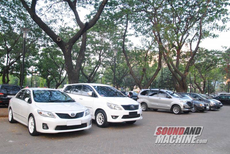 Suasana meet-up akhir tahun Enkei Enthusiast di Parkir Timur Senayan, Jakarta.